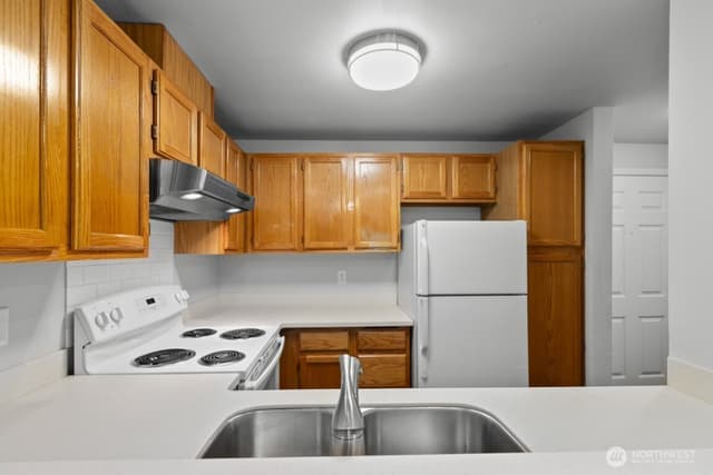 Property photo for 1455 E Harrison Street #C5, Seattle photo 4