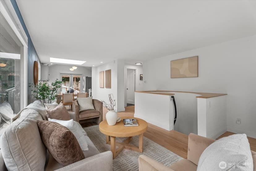 Property photo for 4503 NE 95th Street, Seattle photo 3