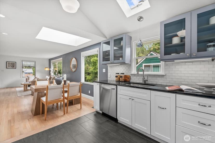 Property photo for 4503 NE 95th Street, Seattle photo 10