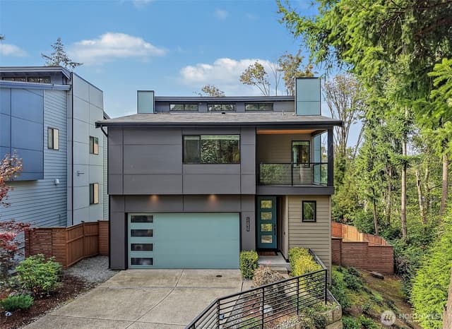 Property photo for 11030 SE 60th Lane, Bellevue