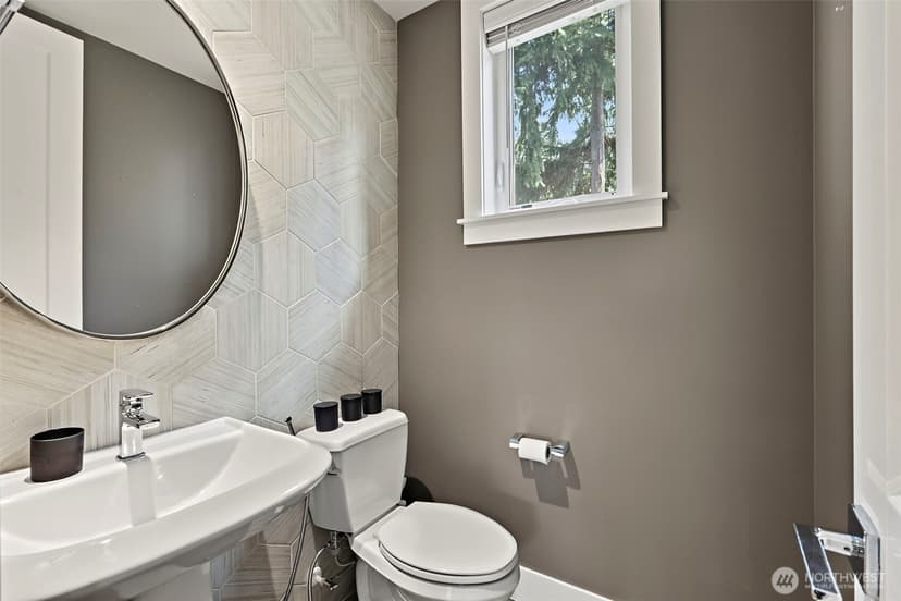 Property photo for 11030 SE 60th Lane, Bellevue photo 14