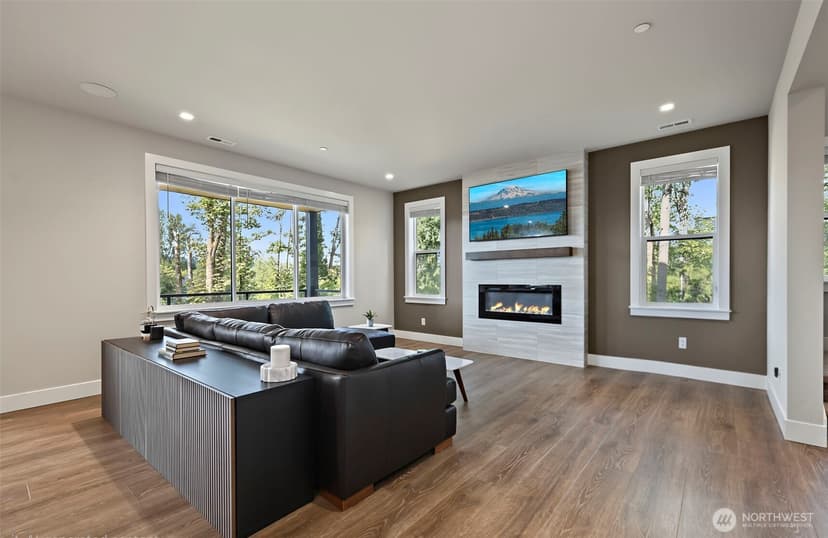 Property photo for 11030 SE 60th Lane, Bellevue photo 6