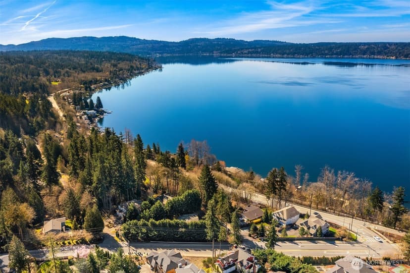 Property photo for 11 XX E Lake Sammamish Parkway NE, Sammamish photo 10