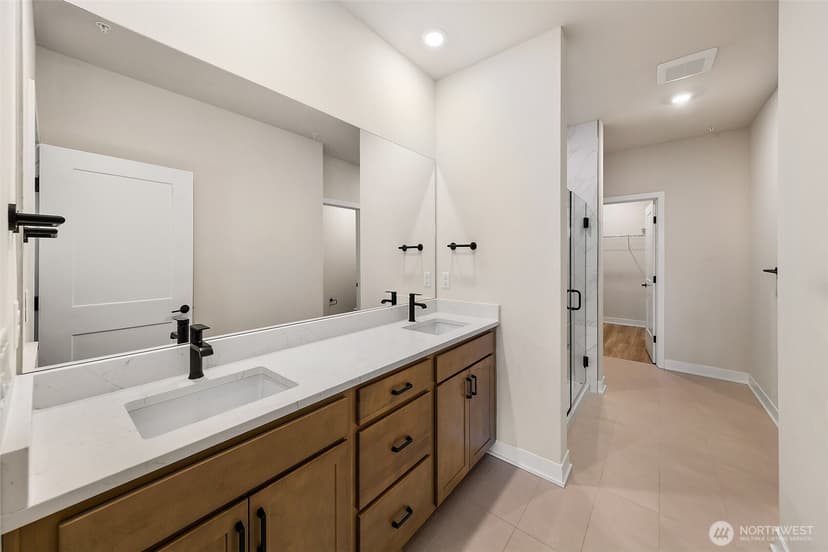Property photo for 6949 NE 184th Lane #511, Kenmore photo 9