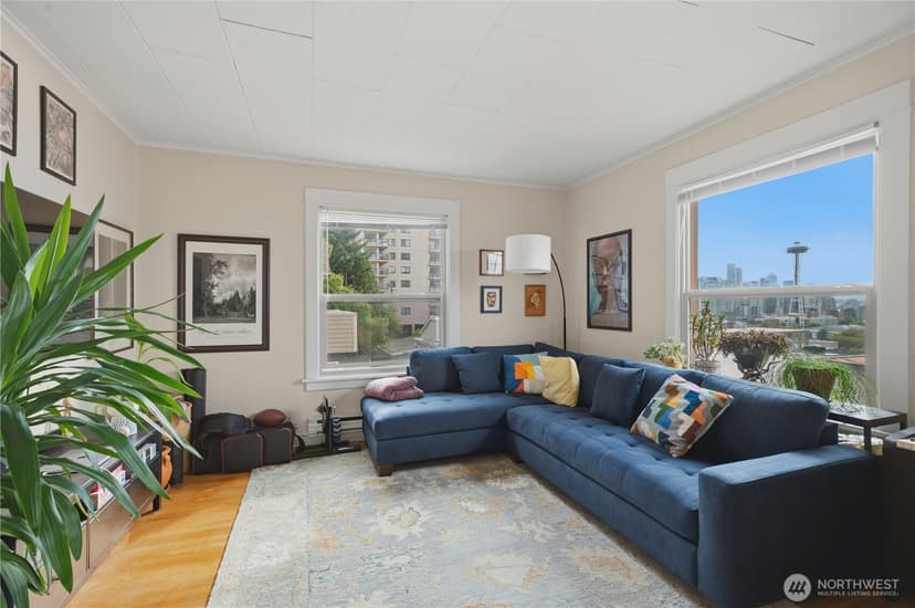 Property photo for 1012 Queen Anne Avenue N, Seattle photo 12