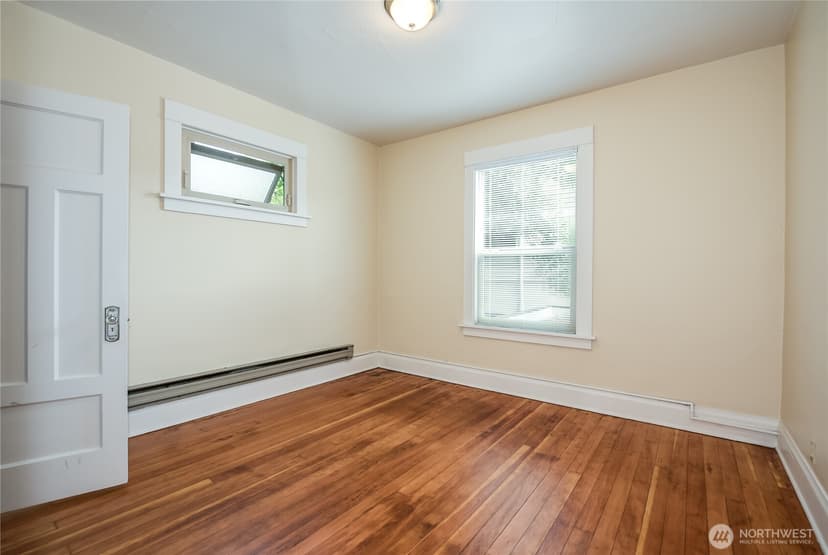 Property photo for 1012 Queen Anne Avenue N, Seattle photo 16