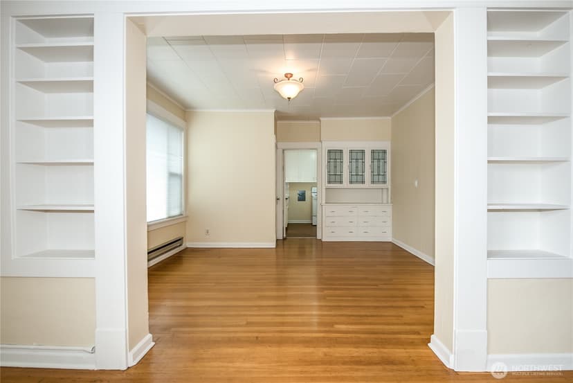 Property photo for 1012 Queen Anne Avenue N, Seattle photo 13