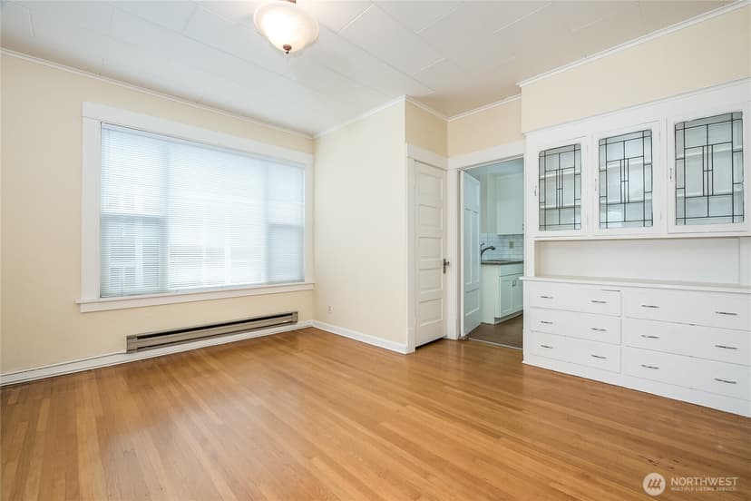 Property photo for 1012 Queen Anne Avenue N, Seattle photo 14