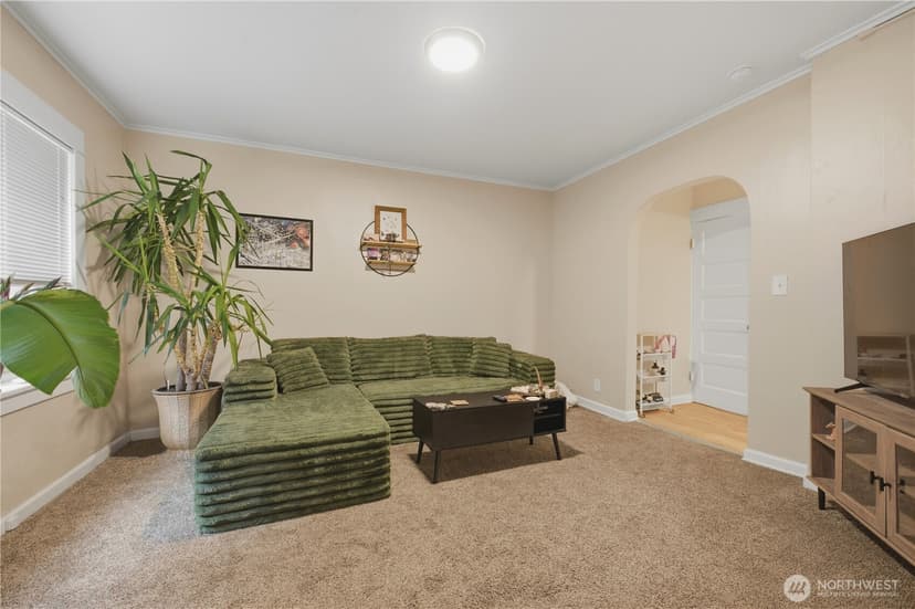 Property photo for 1012 Queen Anne Avenue N, Seattle photo 7
