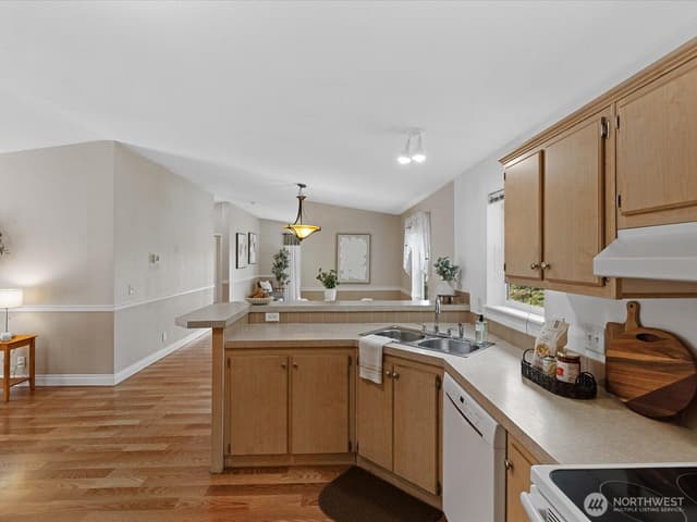 Property photo for 12608 NE Hollyhills Drive, Bothell photo 3