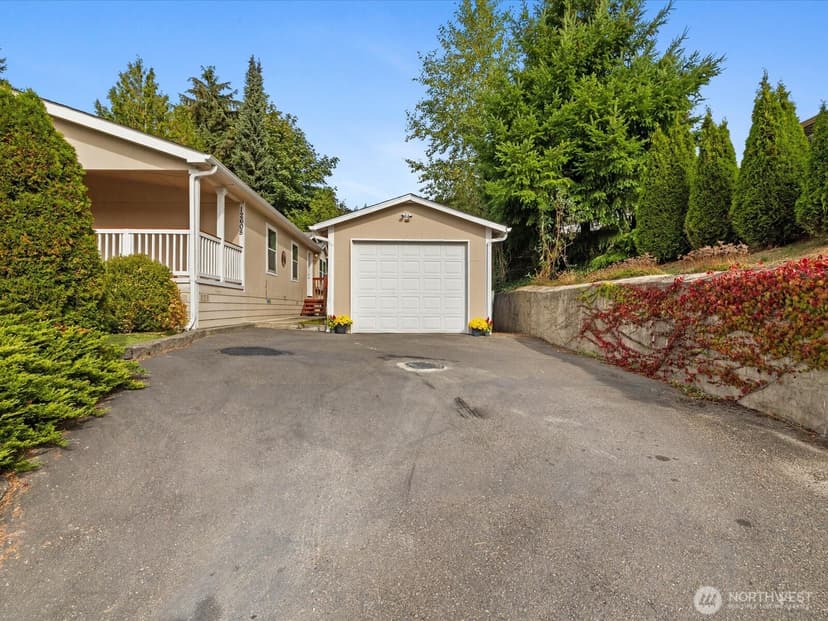 Property photo for 12608 NE Hollyhills Drive, Bothell photo 30