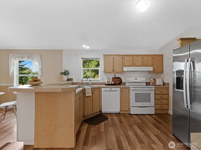 Property photo for 12608 NE Hollyhills Drive, Bothell photo 2