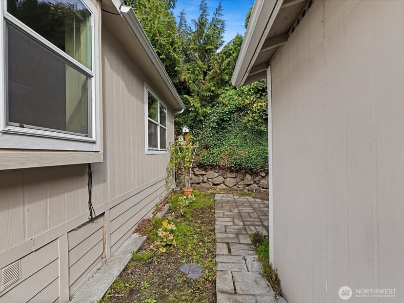 Property photo for 12608 NE Hollyhills Drive, Bothell photo 31