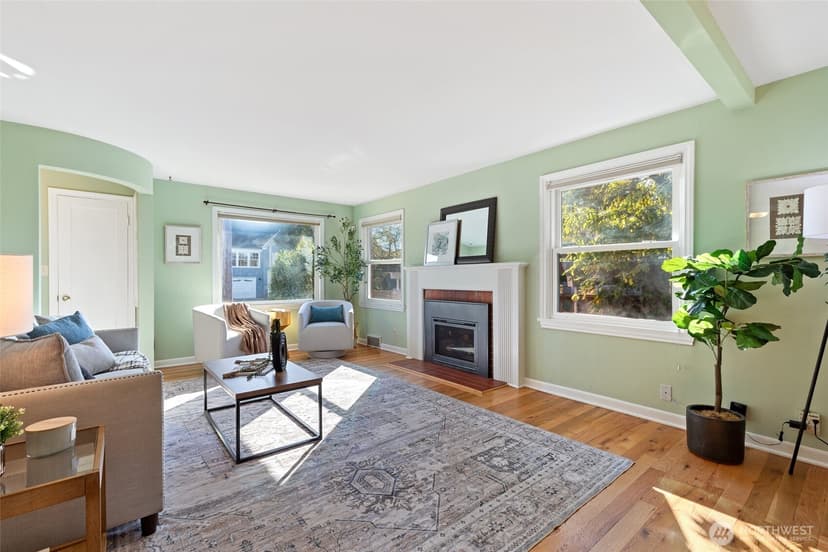 Property photo for 7711 Sunnyside Avenue N, Seattle photo 4