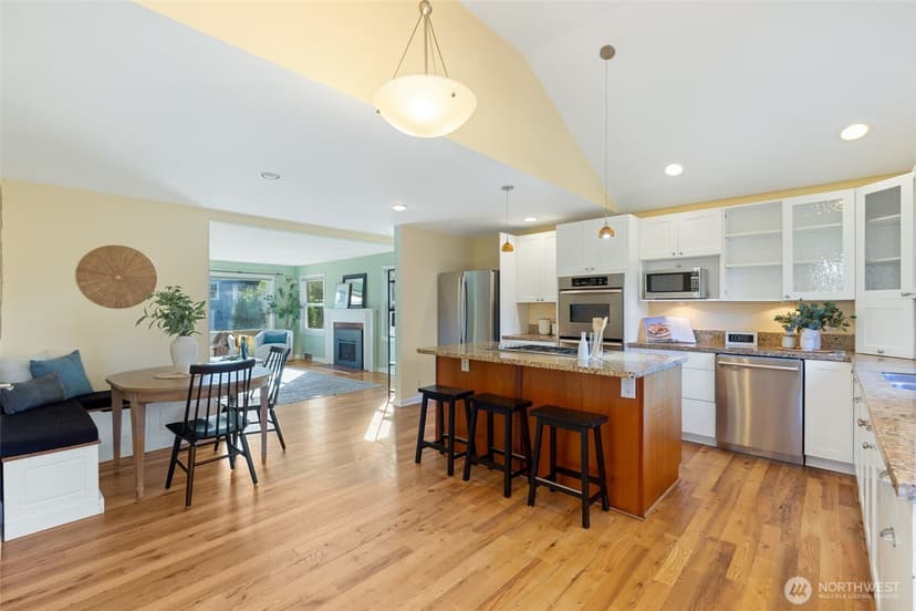 Property photo for 7711 Sunnyside Avenue N, Seattle photo 7