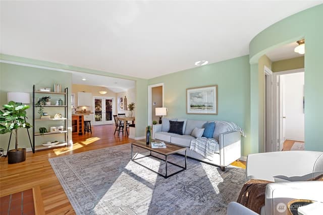 Property photo for 7711 Sunnyside Avenue N, Seattle photo 3