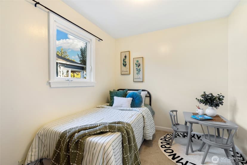Property photo for 7711 Sunnyside Avenue N, Seattle photo 11