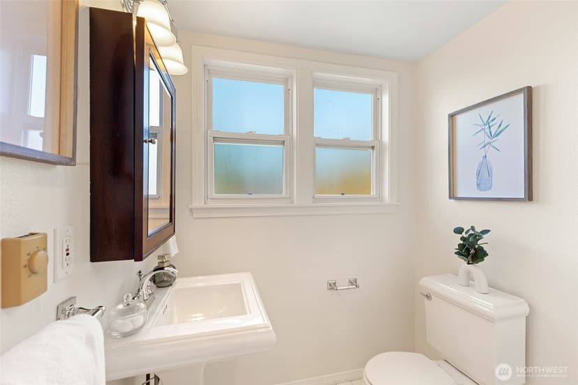 Property photo for 7711 Sunnyside Avenue N, Seattle photo 17