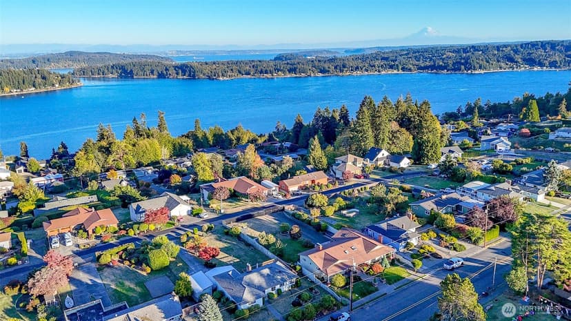 Property photo for 3218 Viewcrest Drive NE, Bremerton photo 38