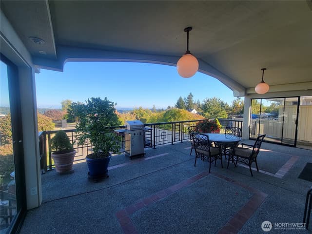 Property photo for 3218 Viewcrest Drive NE, Bremerton photo 5