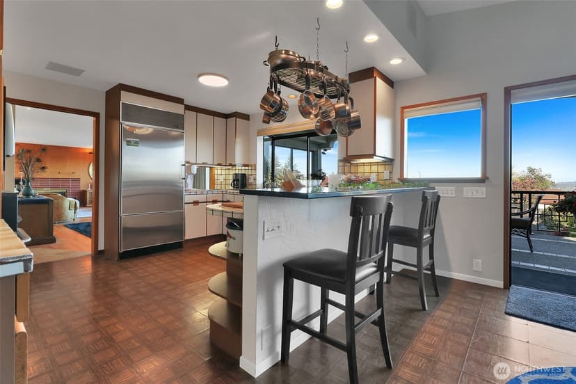 Property photo for 3218 Viewcrest Drive NE, Bremerton photo 17