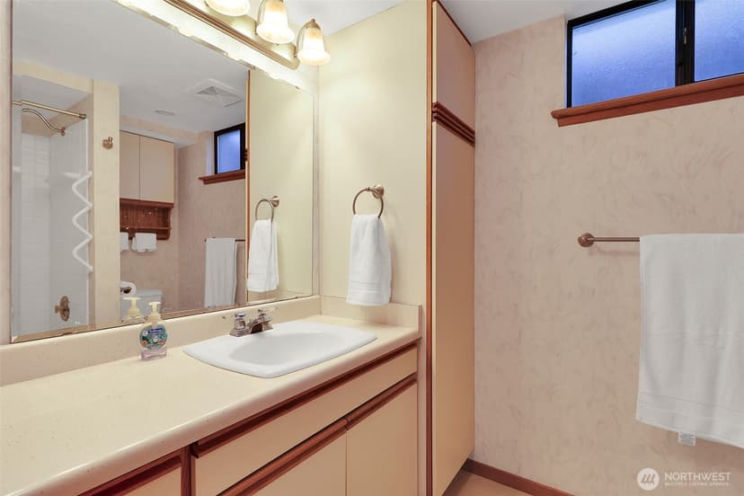 Property photo for 3218 Viewcrest Drive NE, Bremerton photo 30