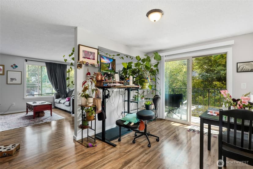 Property photo for 14333 32nd Avenue NE, Seattle photo 8