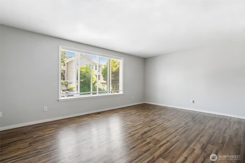 Property photo for 14333 32nd Avenue NE, Seattle photo 11