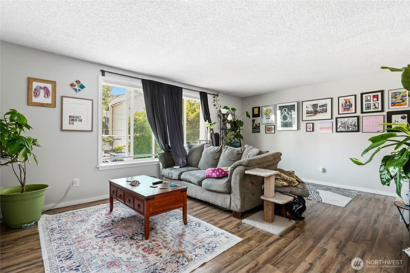 Property photo for 14333 32nd Avenue NE, Seattle photo 10