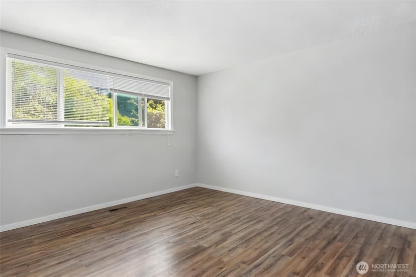 Property photo for 14333 32nd Avenue NE, Seattle photo 19