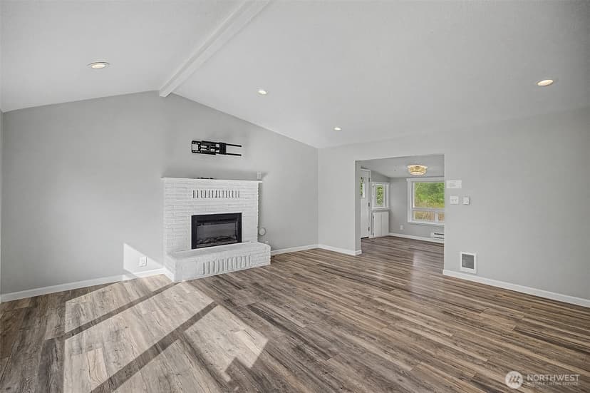 Property photo for 1251 S 230th Street, Des Moines photo 11