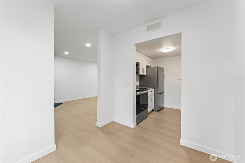 Property photo for 14020 Juanita Drive NE #B3, Kirkland photo 11