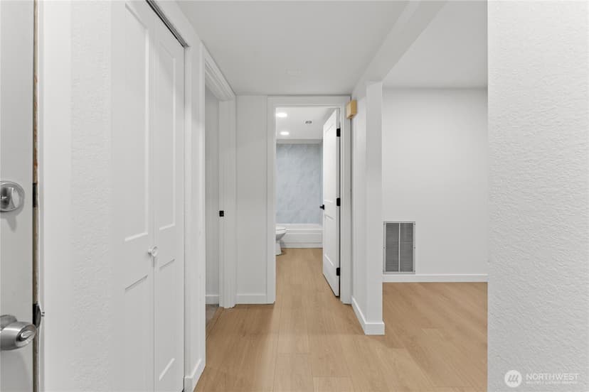 Property photo for 14020 Juanita Drive NE #B3, Kirkland photo 15
