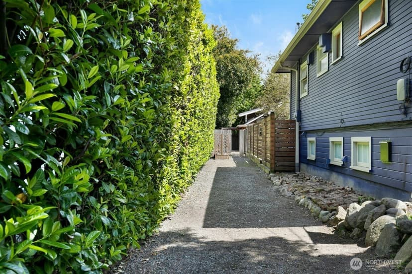 Property photo for 7141 47th Avenue SW, Seattle photo 19