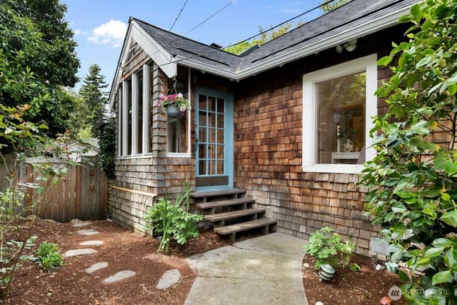 Property photo for 7141 47th Avenue SW, Seattle photo 2
