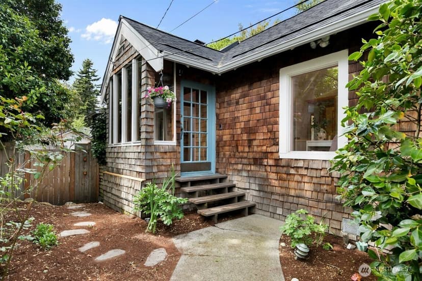 Property photo for 7141 47th Avenue SW, Seattle photo 2