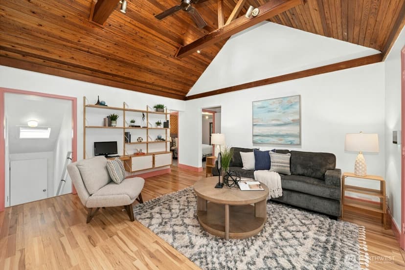 Property photo for 7141 47th Avenue SW, Seattle photo 3