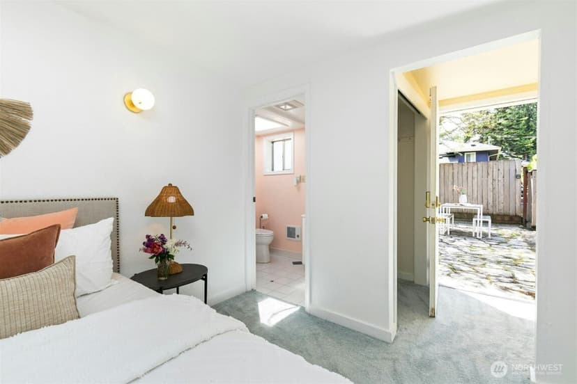 Property photo for 7141 47th Avenue SW, Seattle photo 16