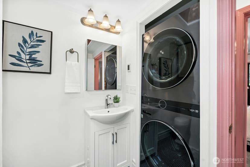 Property photo for 7141 47th Avenue SW, Seattle photo 12