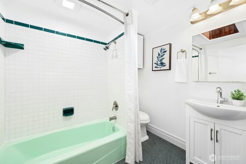 Property photo for 7141 47th Avenue SW, Seattle photo 11
