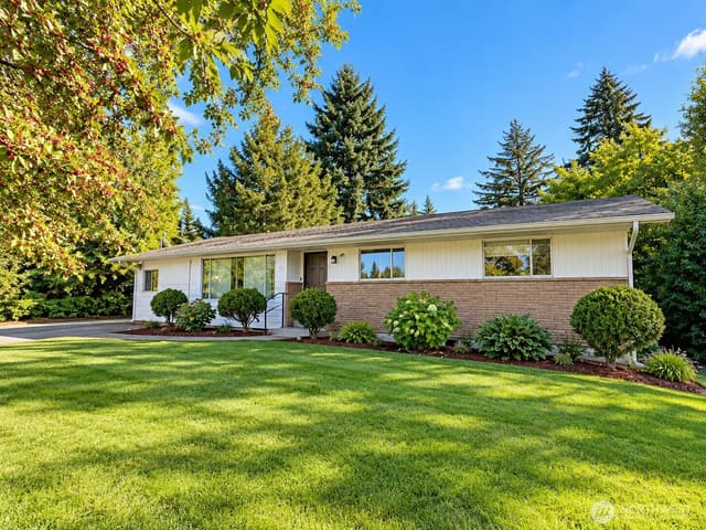 Property photo for 851 SW 116th Street, Seattle photo 3