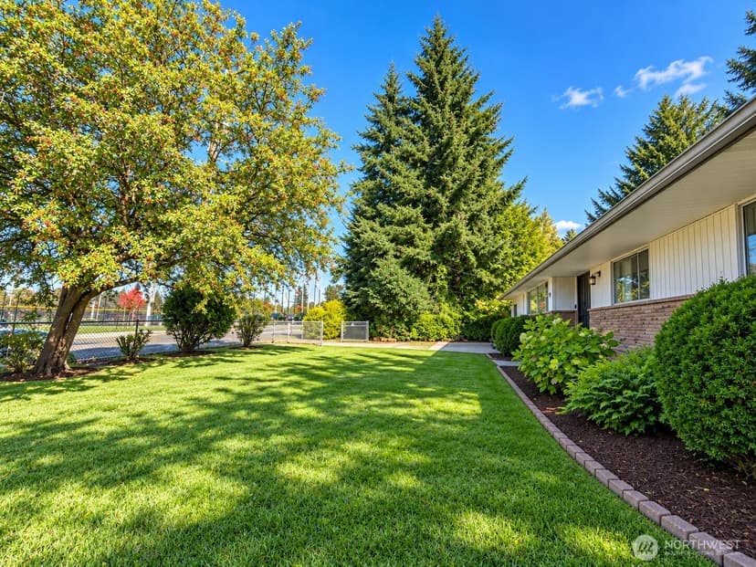 Property photo for 851 SW 116th Street, Seattle photo 25
