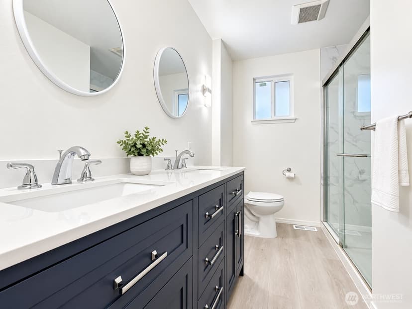 Property photo for 851 SW 116th Street, Seattle photo 12