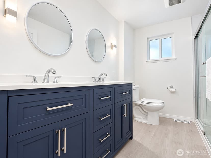 Property photo for 851 SW 116th Street, Seattle photo 15