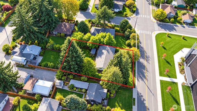 Property photo for 851 SW 116th Street, Seattle photo 4