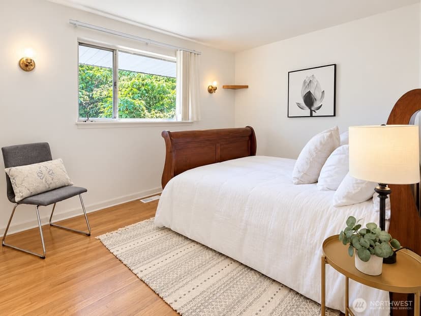 Property photo for 851 SW 116th Street, Seattle photo 16