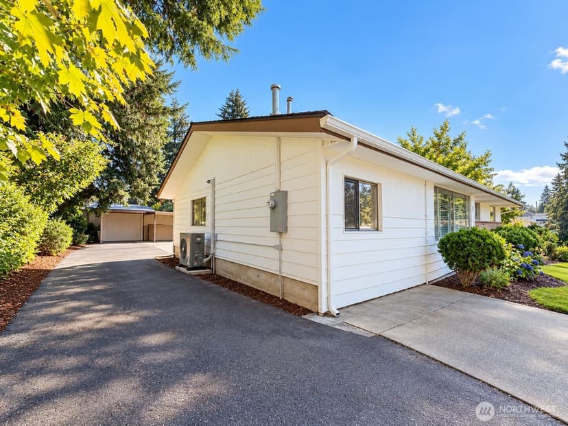 Property photo for 851 SW 116th Street, Seattle photo 21