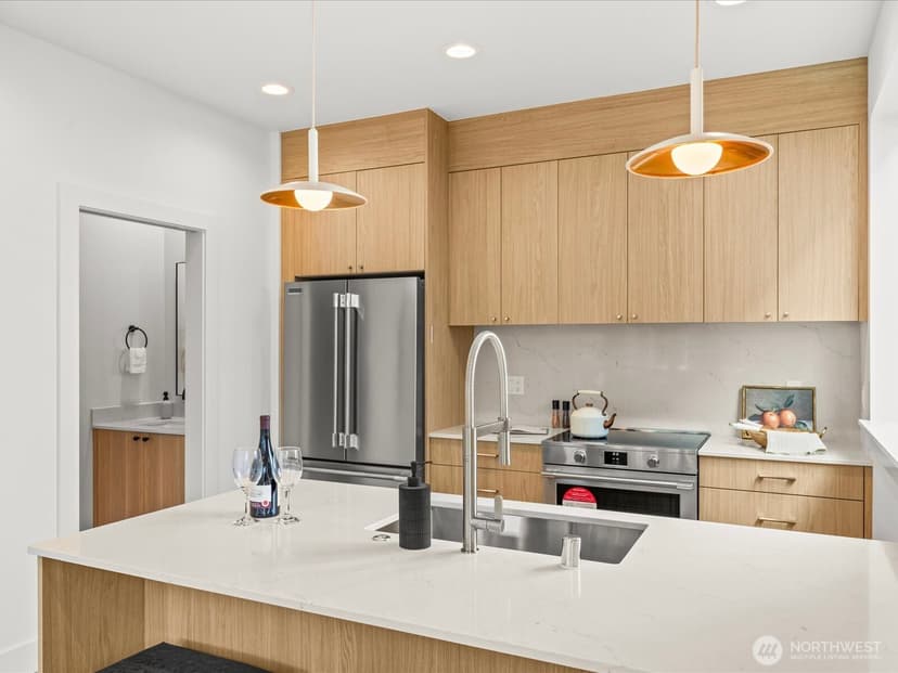 Property photo for 4326 Woodlawn Avenue N #A, Seattle photo 8