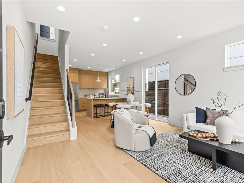 Property photo for 4326 Woodlawn Avenue N #A, Seattle photo 3