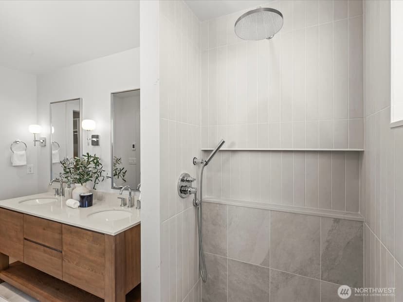 Property photo for 4326 Woodlawn Avenue N #A, Seattle photo 21